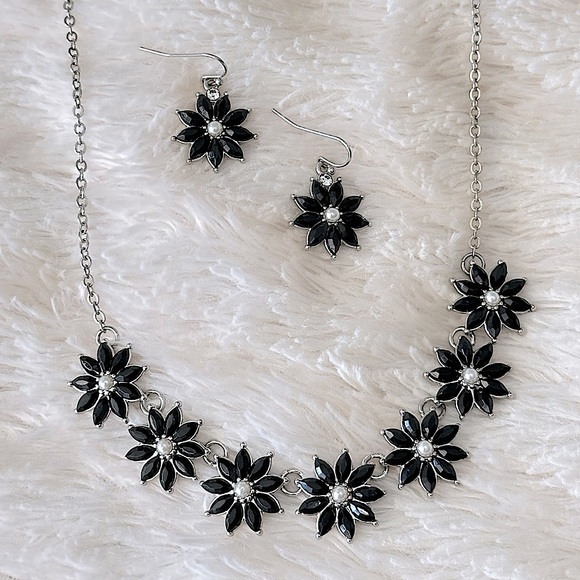 LC Lauren Conrad Jewelry - Elegant Black and Silver Floral Necklace and Earring Set